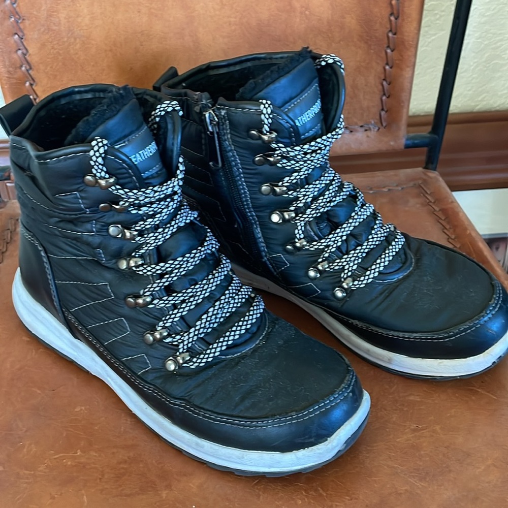 Weatherproof Boots - Picture 2 of 7